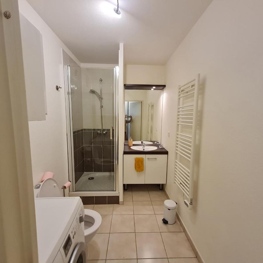 Apartamento Beau Studio Tout Confort Au Calme Avec Parking . Villeurbanne Exterior foto