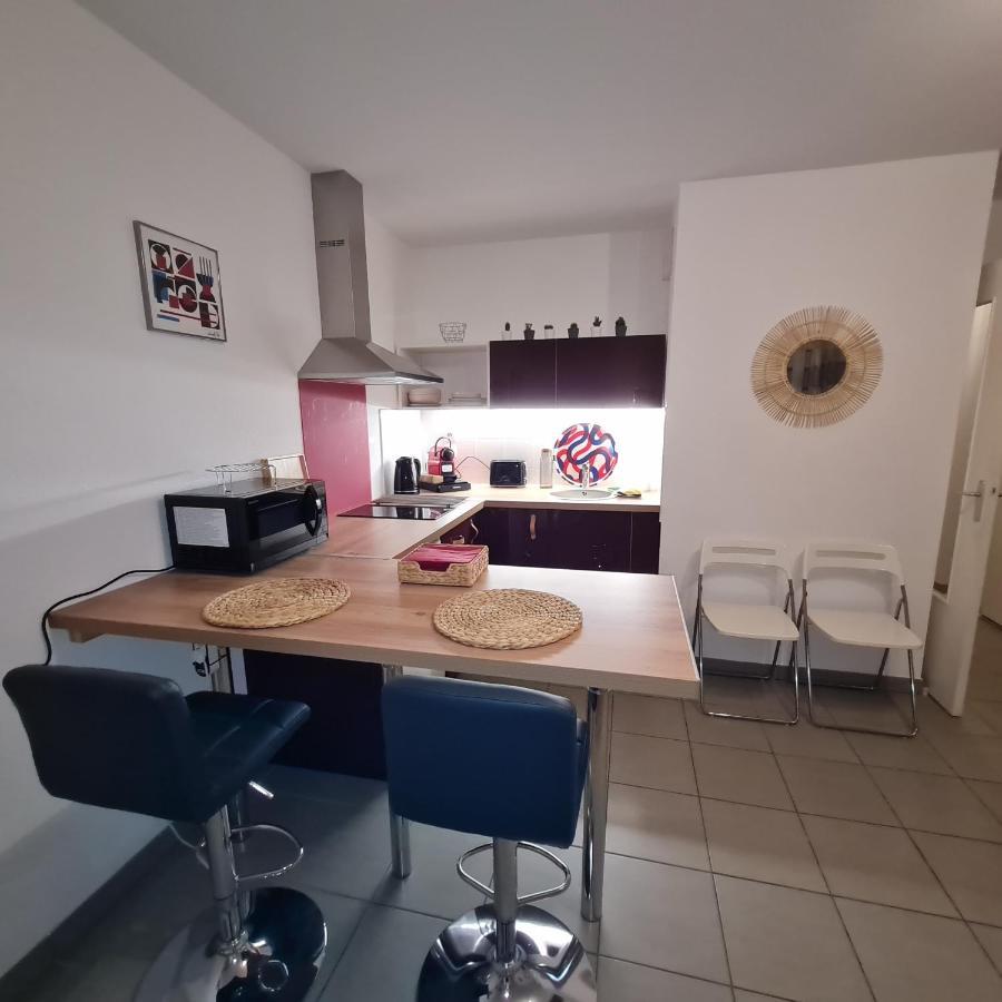 Apartamento Beau Studio Tout Confort Au Calme Avec Parking . Villeurbanne Exterior foto